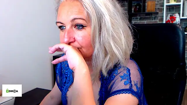 angel_devil_milf's Live XXX Chat