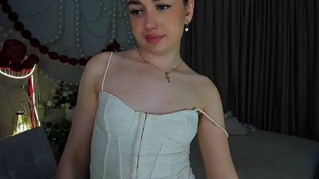 MiracleCurly Adlı Modelin Canlı XXX Sohbeti