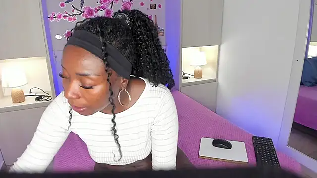 TaylorBloom Chat XXX live