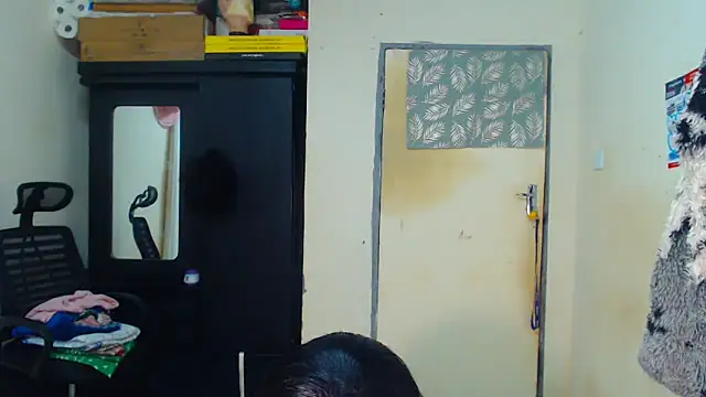 DARKBUSTY030 Adlı Modelin Canlı XXX Sohbeti