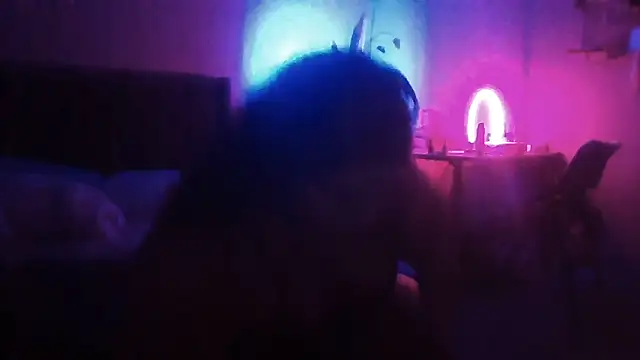 1n0nlythroat's Live XXX Chat