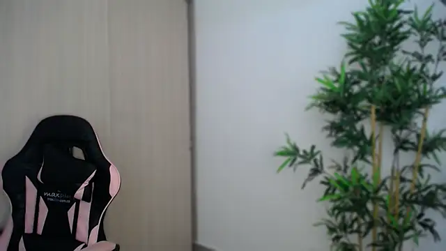 Chat +18 de katie_jane1 ao vivo