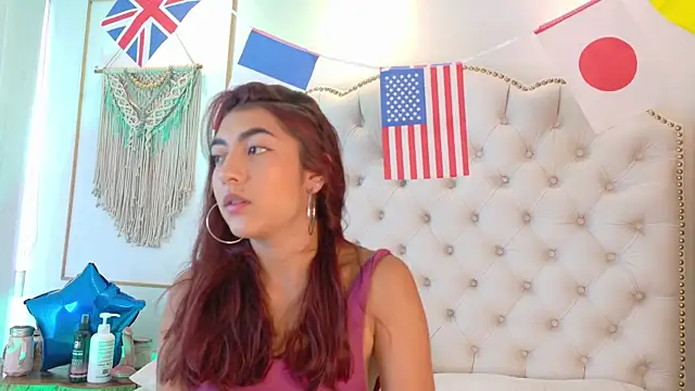 Sara_funy Adlı Modelin Canlı XXX Sohbeti