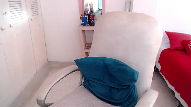 Chat +18 de leonela_69 ao vivo