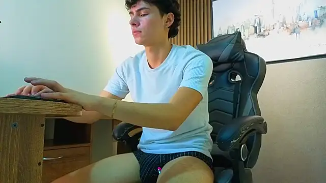 Esteban_Fire live XXX chat