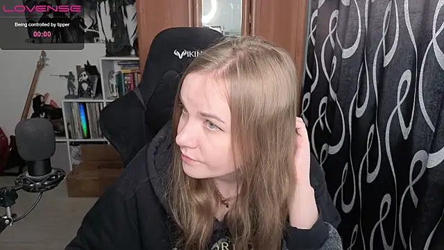 stellablondy Adlı Modelin Canlı XXX Sohbeti