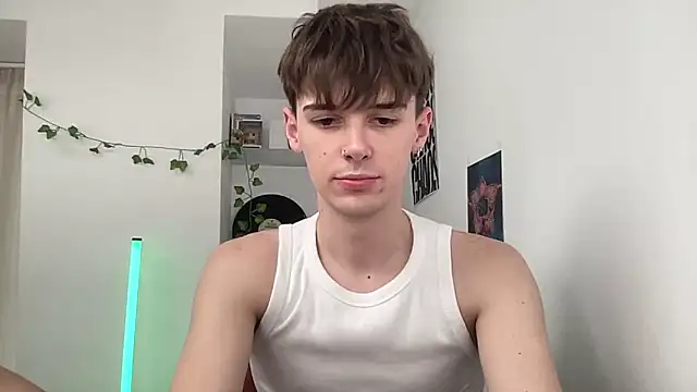 Chat +18 de YourMilkyGuy ao vivo