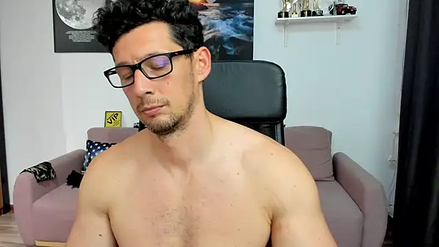 BrutusK08 – Naživo XXX chat