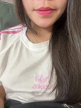Bella_7777's Live XXX Chat