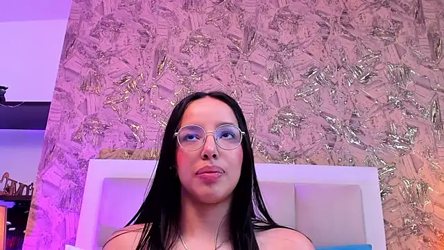 ValkyriaSteel's Live XXX Chat