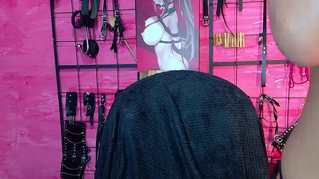_candy_bdsm_ Adlı Modelin Canlı XXX Sohbeti