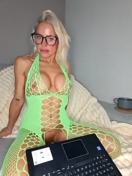 Bellarose_xx: απευθείας συνομιλία ΧΧΧ