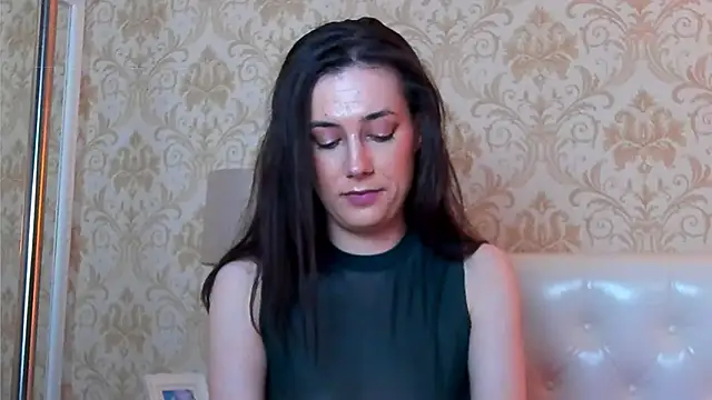JuliaHunts live XXX chat