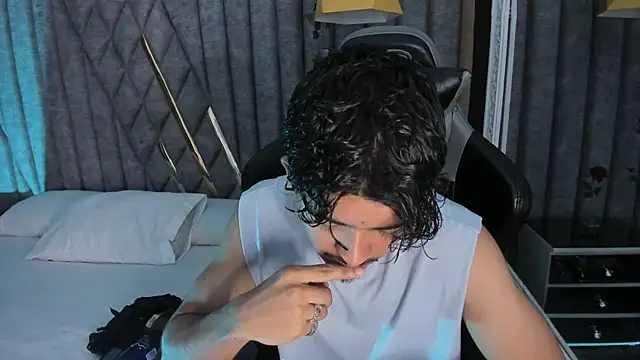 NicolaiKarav – Naživo XXX chat