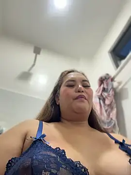 ashleygrahamts Chat XXX in diretta