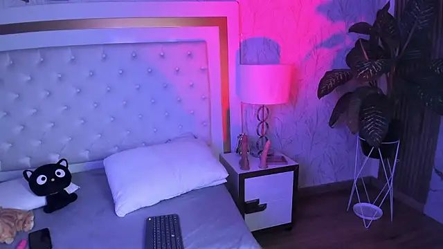 Chat XXX en directo de Effy_Kessler