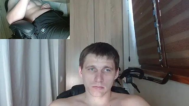 Poliglotjoe1 Adlı Modelin Canlı XXX Sohbeti