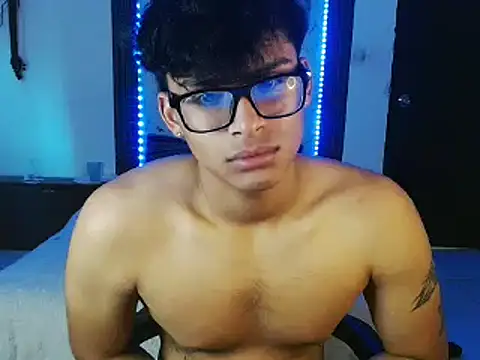 XXX chat uživo modela Mr_yisuzz