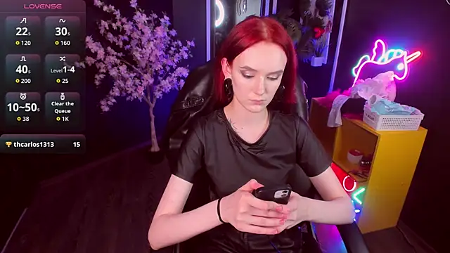 CrimsonMarquise Live XXX Chat