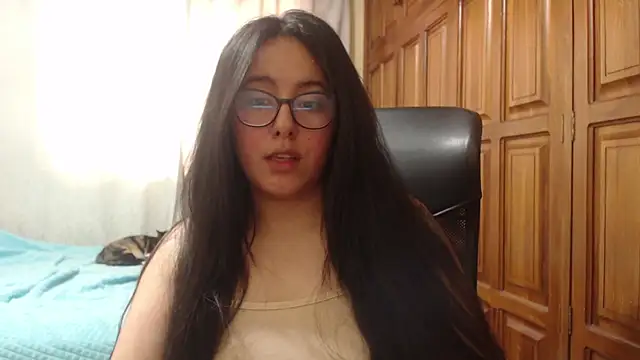 Venus_cat_ live XXX chat