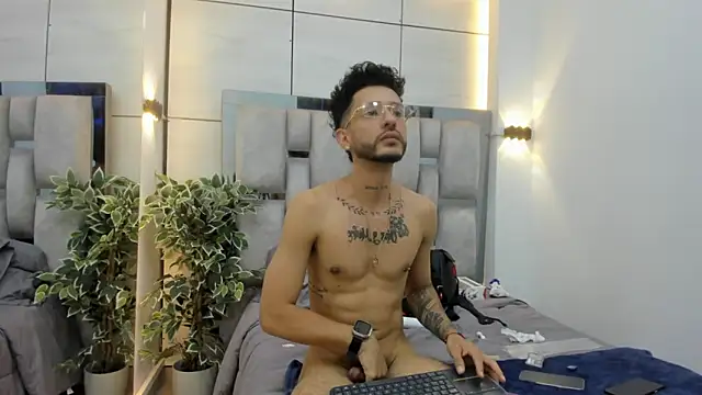 denis_winslow Live XXX Chat