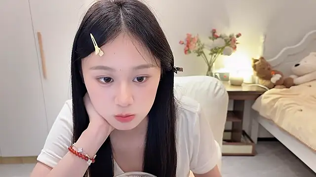 Hu-uzzzZ's Live XXX Chat