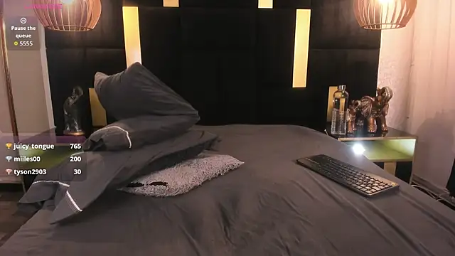 Lucio__Fox 라 이브 XXX 채팅