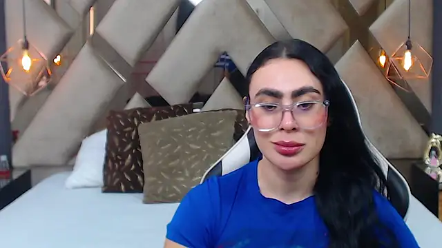 MartinaaFit Adlı Modelin Canlı XXX Sohbeti