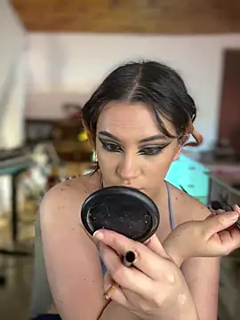 NikkiNix Chat XXX in diretta