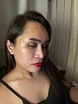 RomanticPearlTS live XXX chat