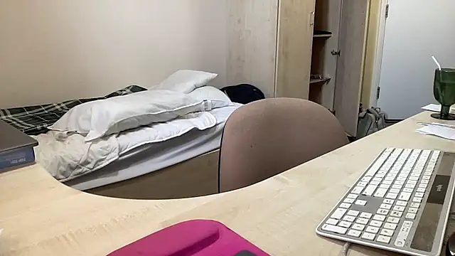 coach-karl's Live XXX Chat