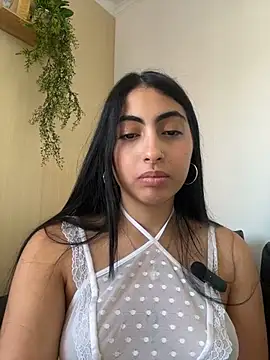 Lily_Rush Adlı Modelin Canlı XXX Sohbeti
