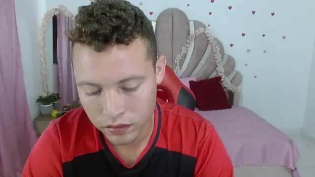 sven_fox723's Live XXX Chat