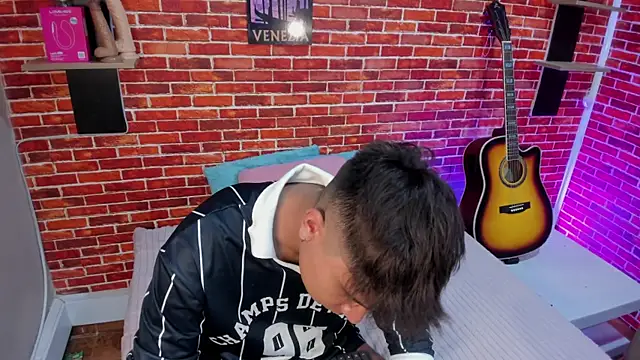 دردشة Thiago_Kozak الجنسية المباشرة