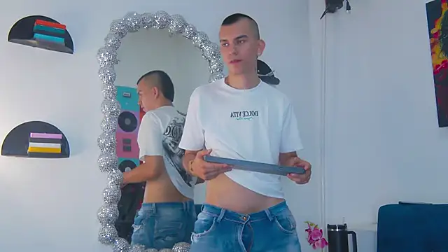 Rowan_Cley 라이브 XXX 채팅