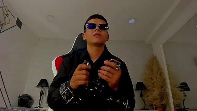 Živý XXX chat DylanRoyce_