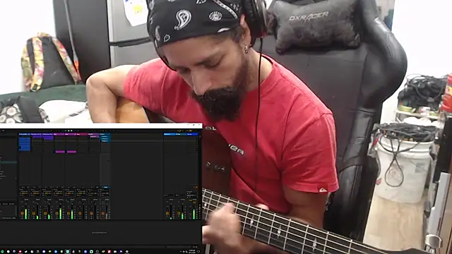 Stringin69 élő XXX-chatje