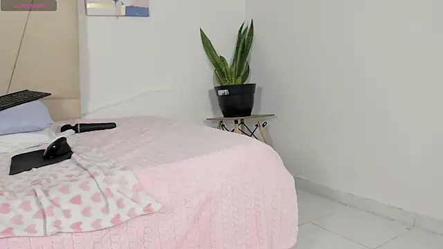 Sophia_EbonyのライブXXXチャット