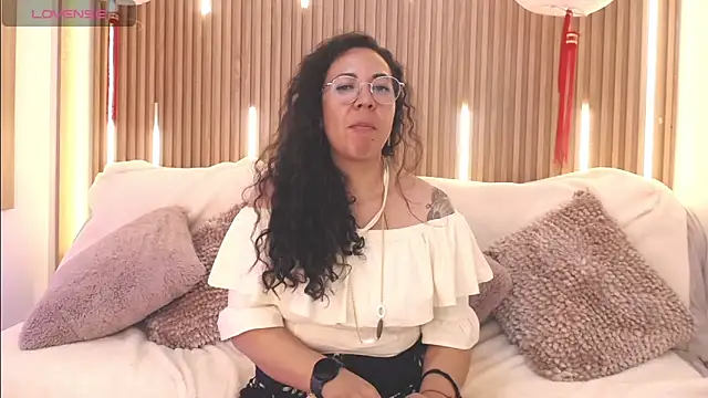 Chat XXX en directo de Velvet_Curly
