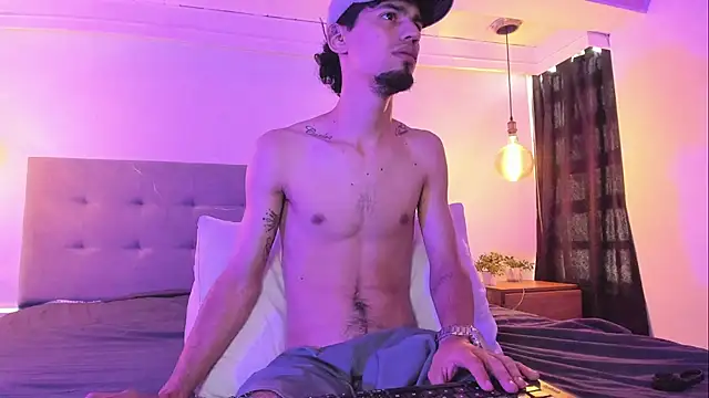 XXX chat uživo modela MichaelEvanss_