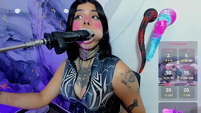 Chat XXX en directo de Emily_Evo