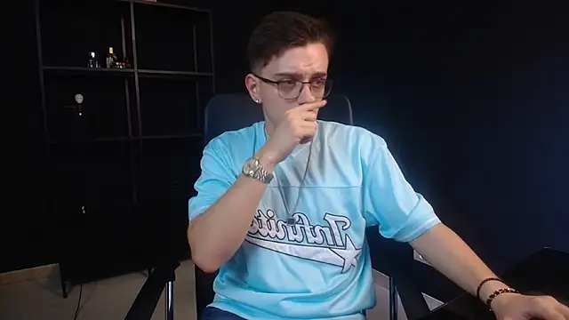 Chat XXX en directo de FelixStarkk