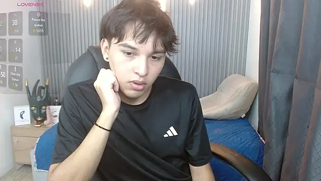 Chat XXX en directo de StiwenTwink