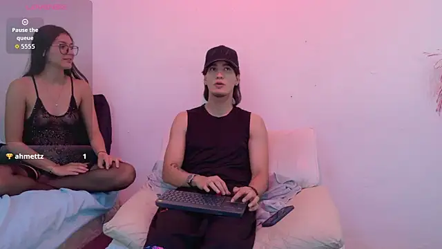 sweetauracouple's Live XXX Chat