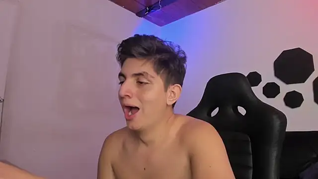 atilaepic's Live XXX Chat