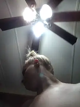 XXX chat uživo modela BadAssBitchMakayla