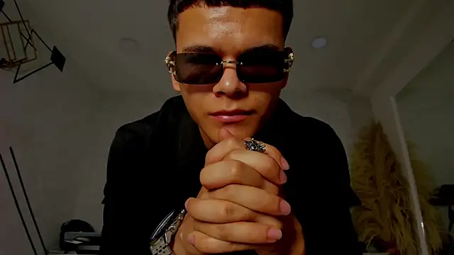 DylanRoyce_ Live XXX Chat