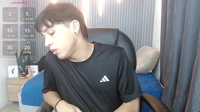 แชท XXX สดของ StiwenTwink