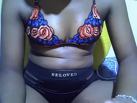 Melia0 Adlı Modelin Canlı XXX Sohbeti