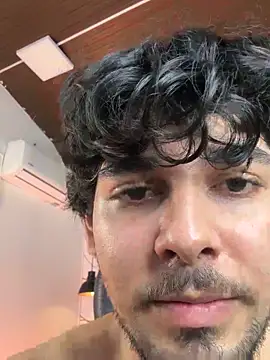 Samir_bear Chat XXX in diretta